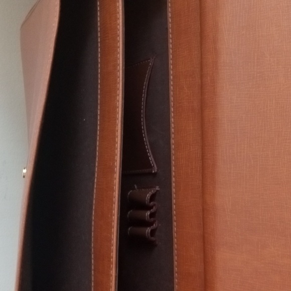 ๐ค๐ผ Briefcase Crossbody Laptop Bag | Caramel Brown | 16 x 13 inches - Picture 8 of 11